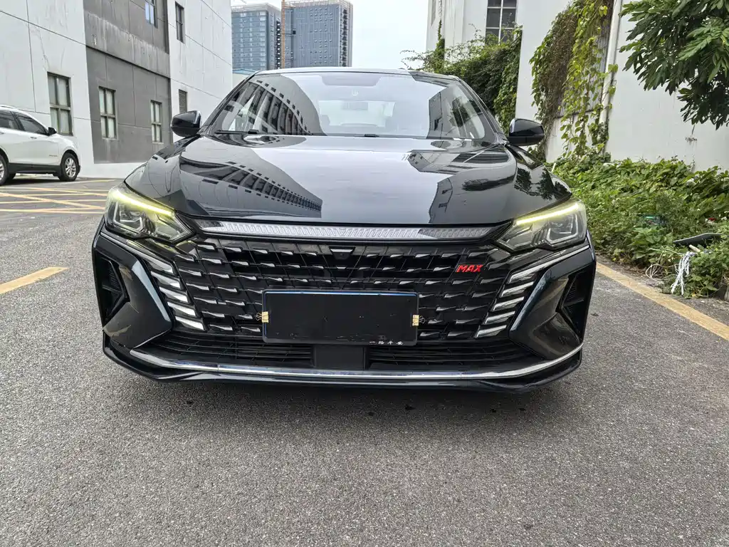 DONGFENG YI HYUN MAX