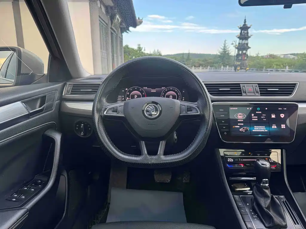 Skoda Superb — миниатюра 15