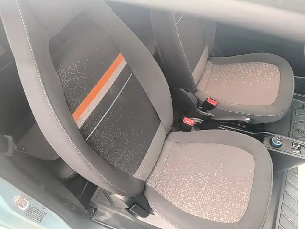 Wuling MINIEV — миниатюра 25
