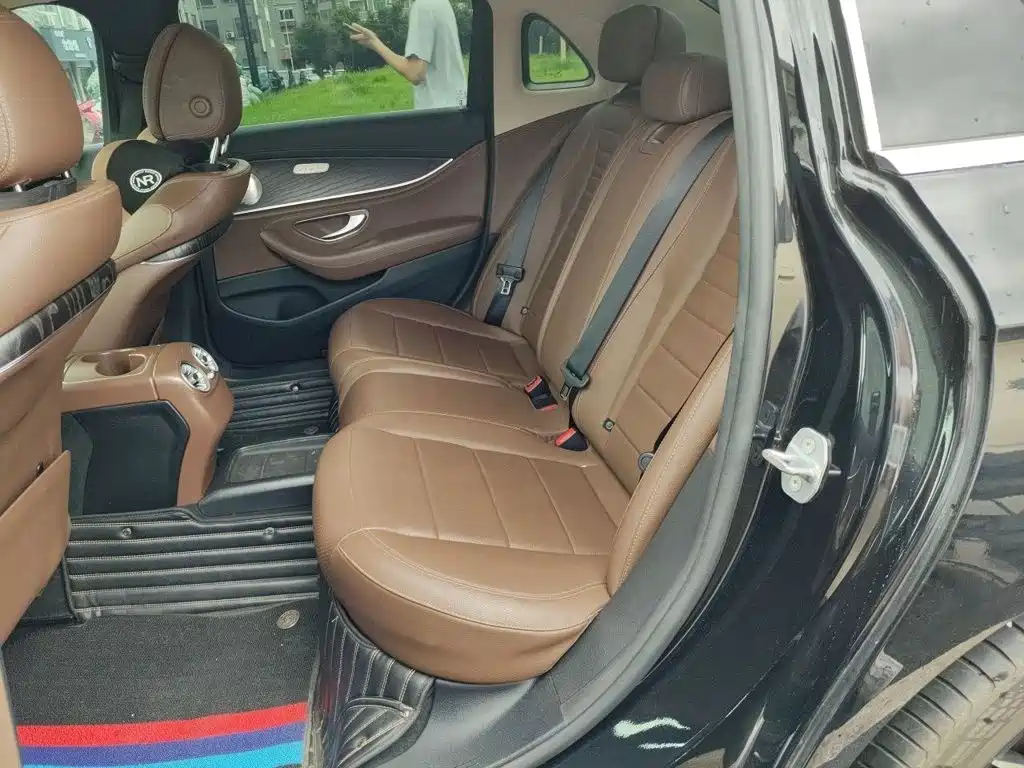 Mercedes-Benz E-Class — миниатюра 15