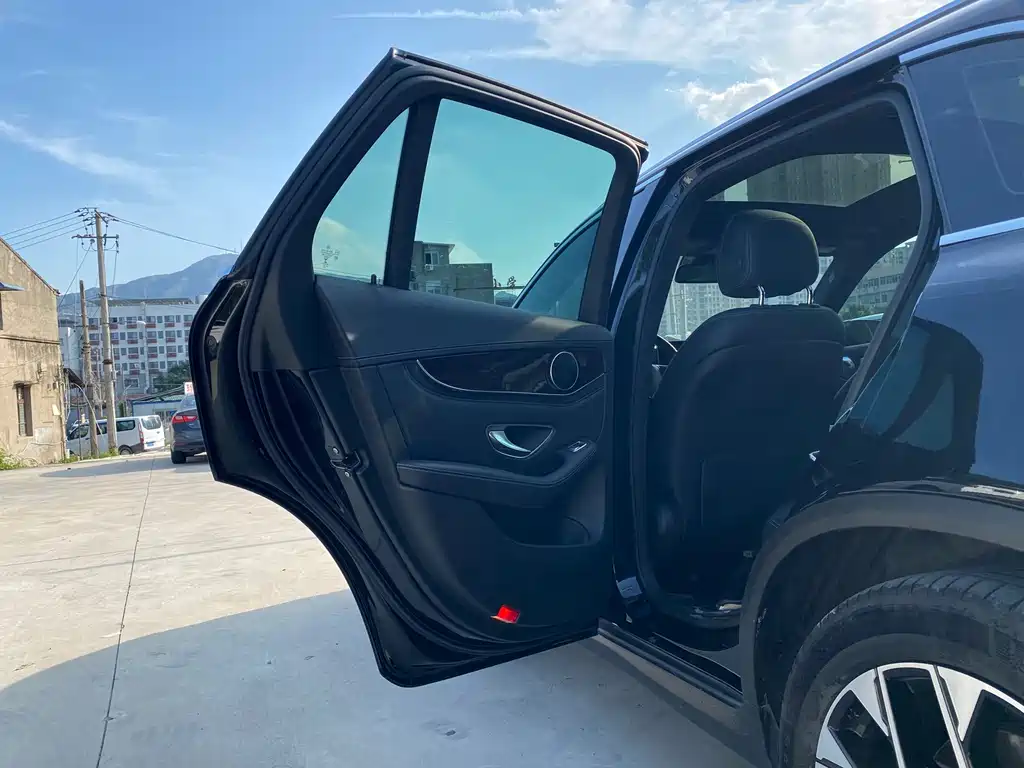 Mercedes-Benz GLC — миниатюра 9