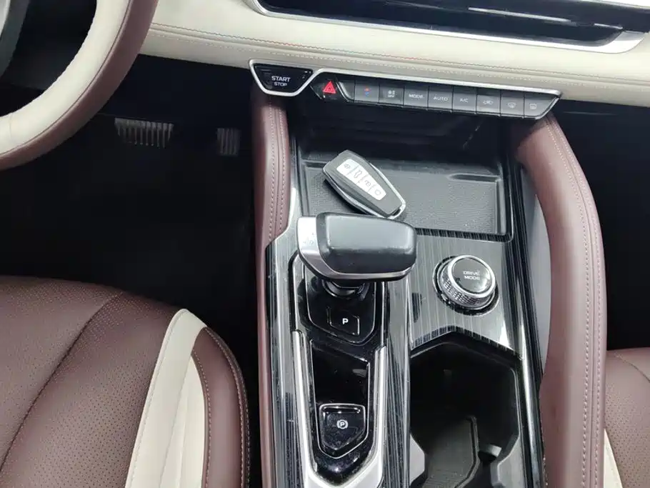 Geely Xingyue L — миниатюра 16