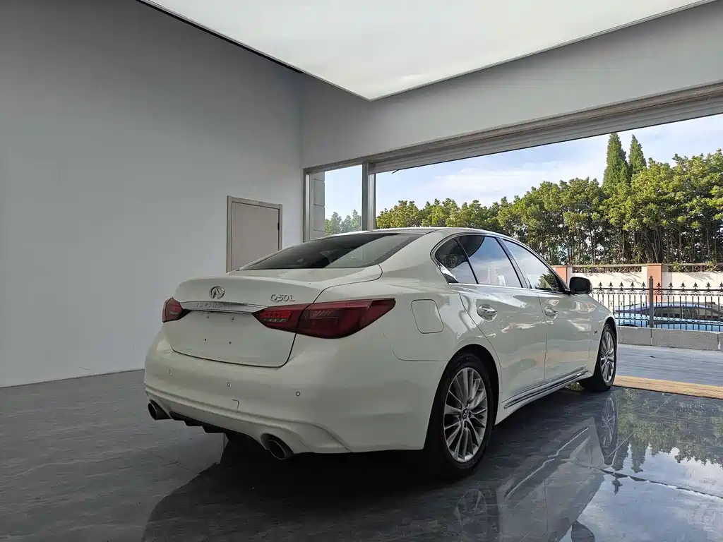 Infiniti Q50L — миниатюра 6