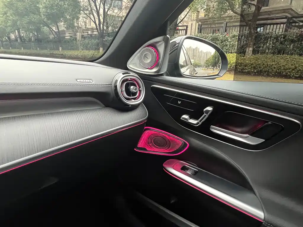 Mercedes-Benz C-Class — миниатюра 12