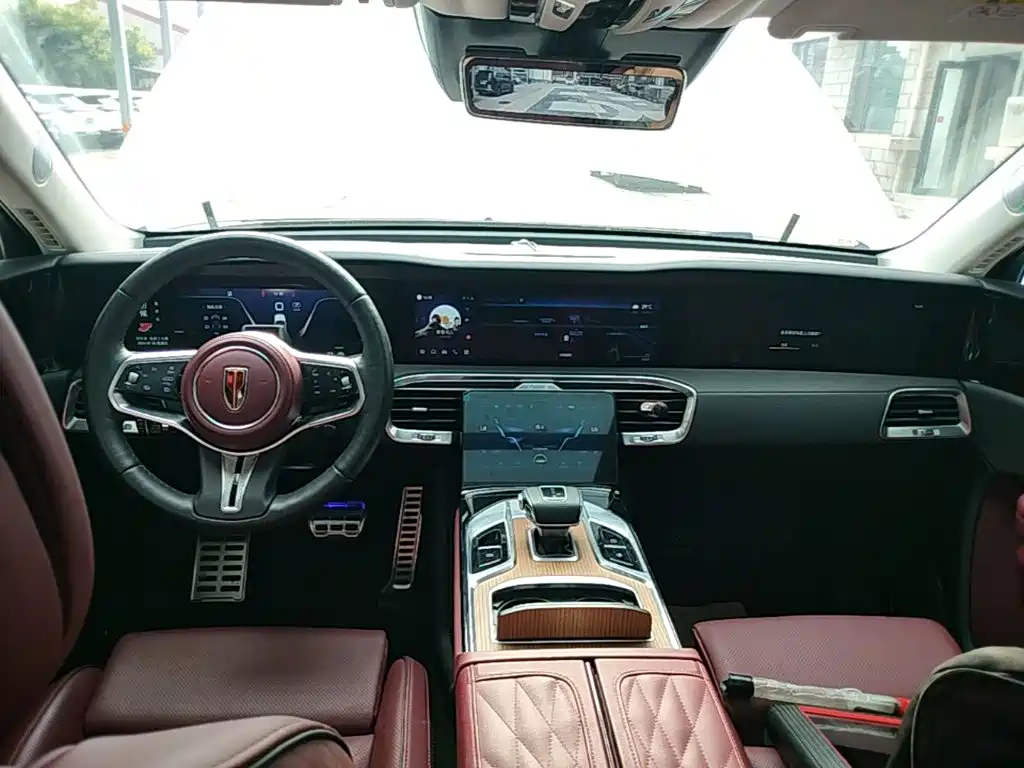 Hongqi E-HS9 2022 660km мест