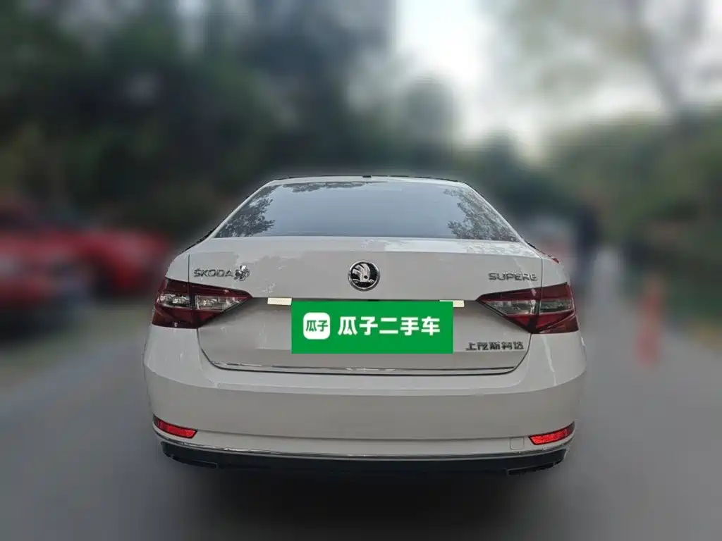 Skoda Superb — миниатюра 3