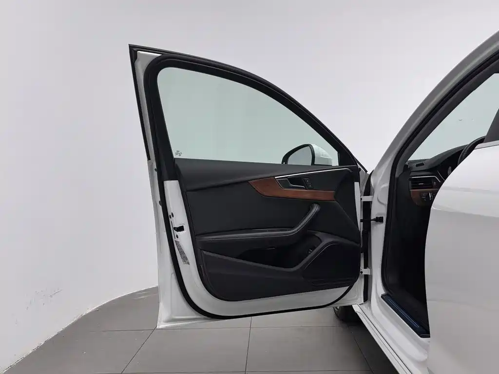 Audi A4L — миниатюра 8