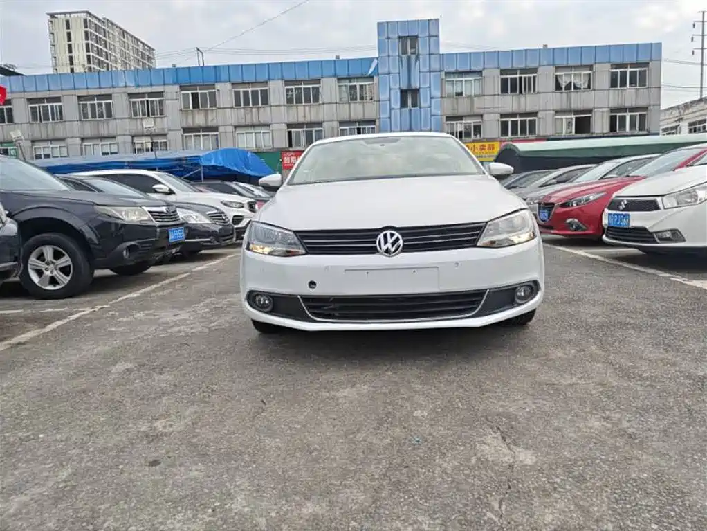 Volkswagen Sagitar 2014