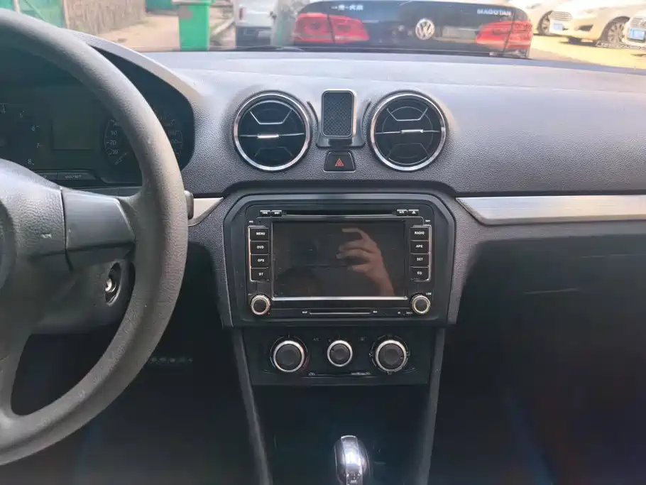 Volkswagen Jetta — миниатюра 13