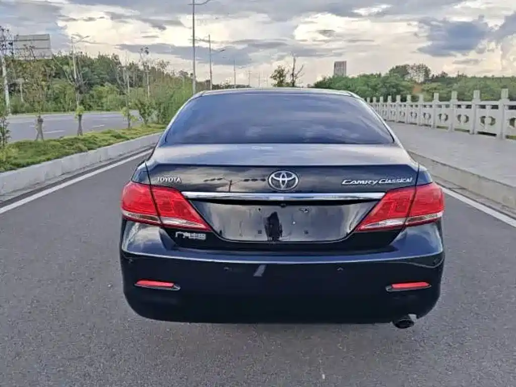 Toyota Camry — миниатюра 8
