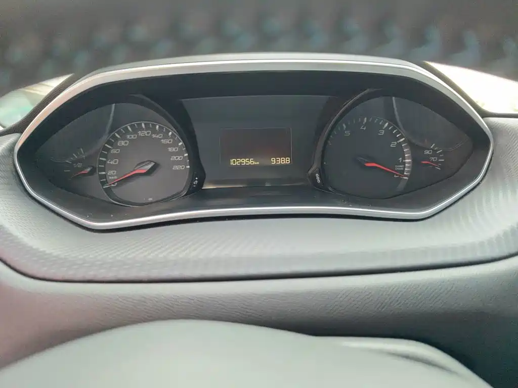 Peugeot 308 — миниатюра 7
