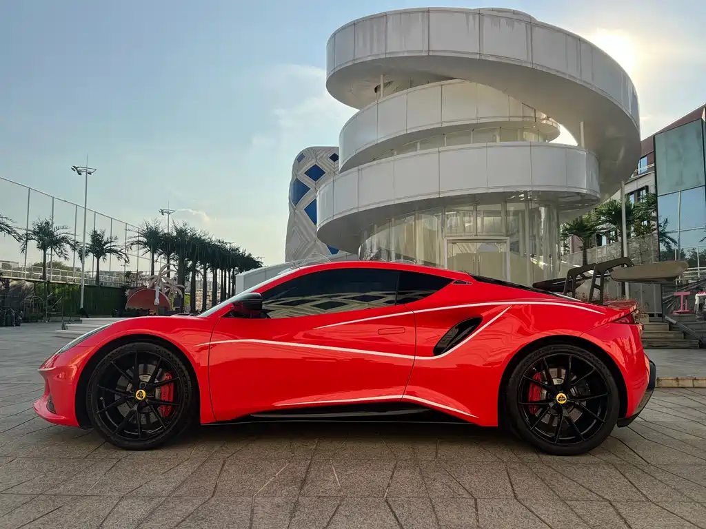 Lotus Emira — миниатюра 7