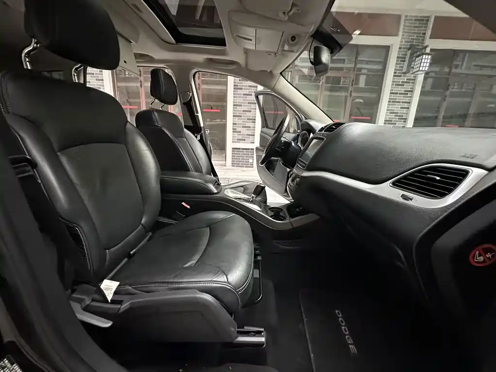 Dodge Journey — миниатюра 8