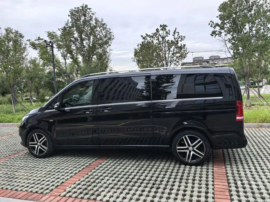 Mercedes-Benz V-Class — миниатюра 8