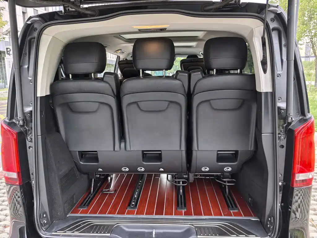 Mercedes-Benz V-Class — миниатюра 21