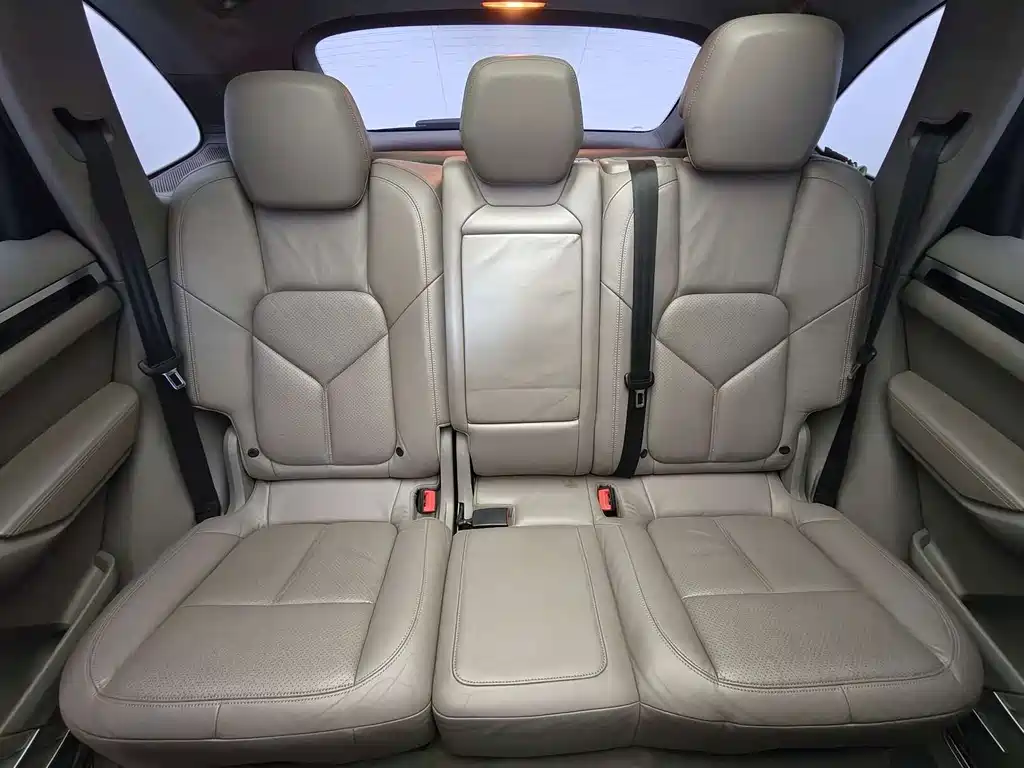 Porsche Cayenne — миниатюра 15