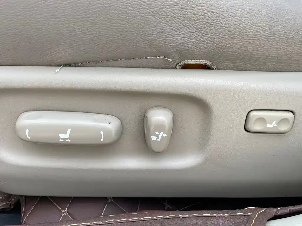 Toyota Camry — миниатюра 14