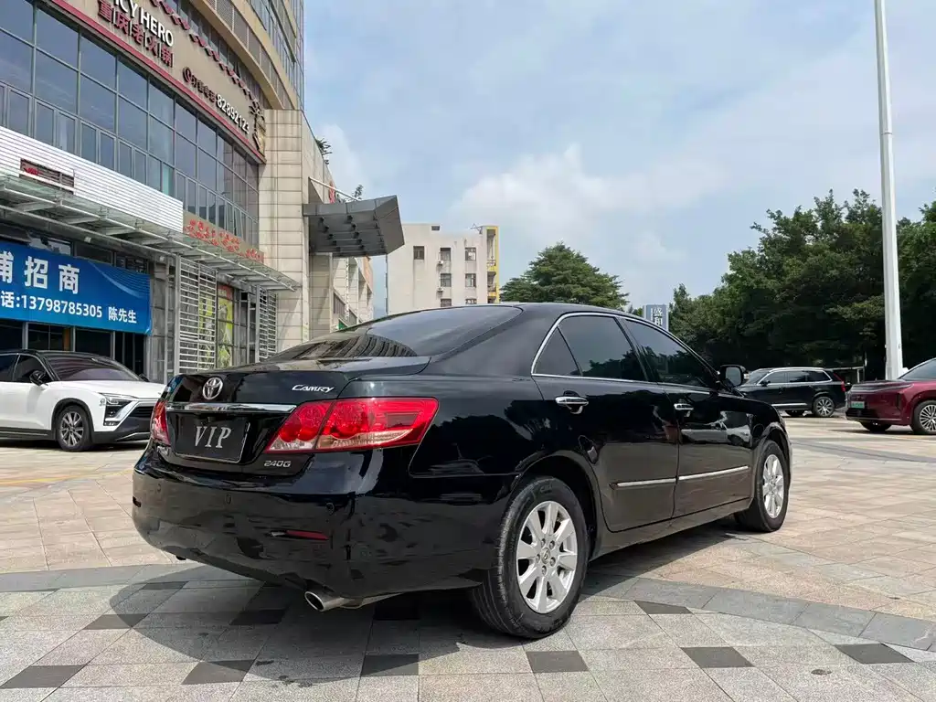 Toyota Camry — миниатюра 7