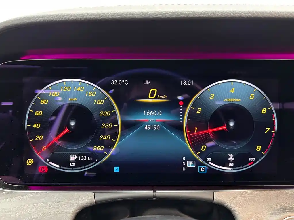Mercedes-Benz E-Class — миниатюра 14