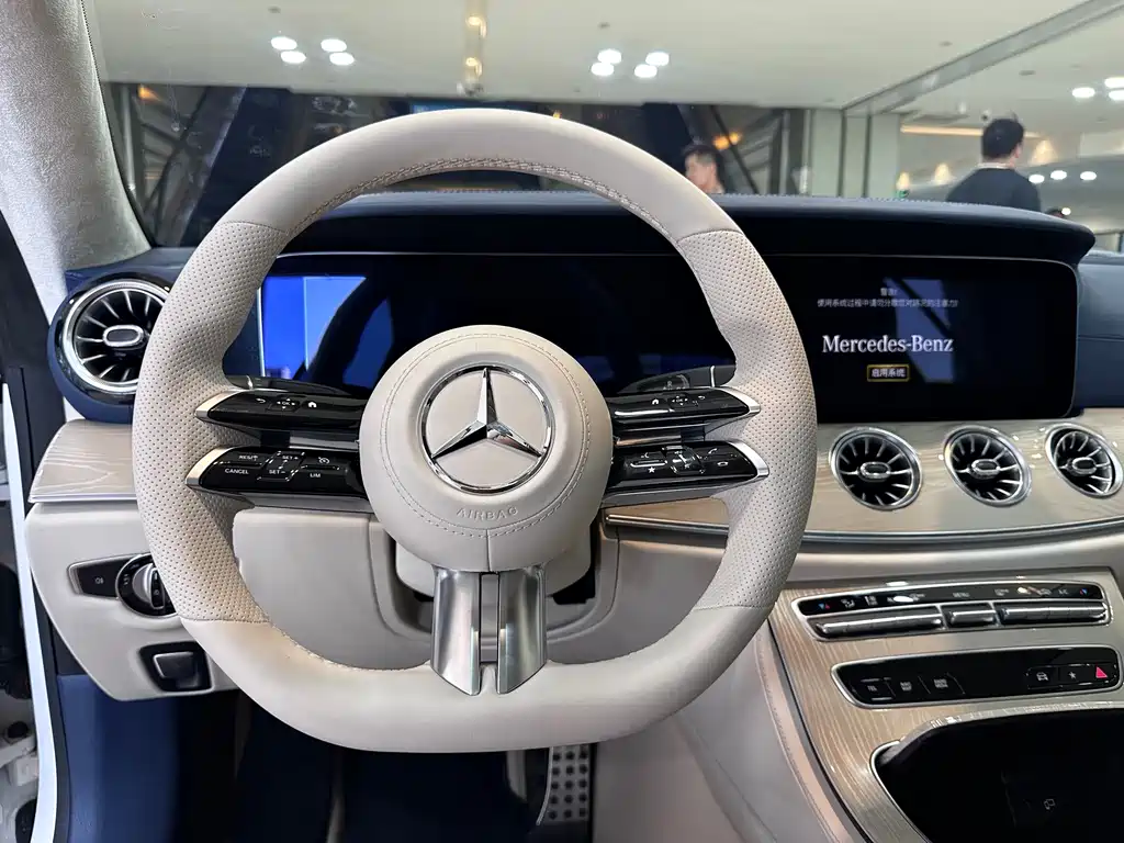 Mercedes-Benz E-Class (Import) — миниатюра 6