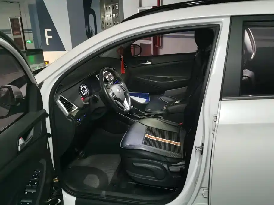 Hyundai Tucson — миниатюра 9