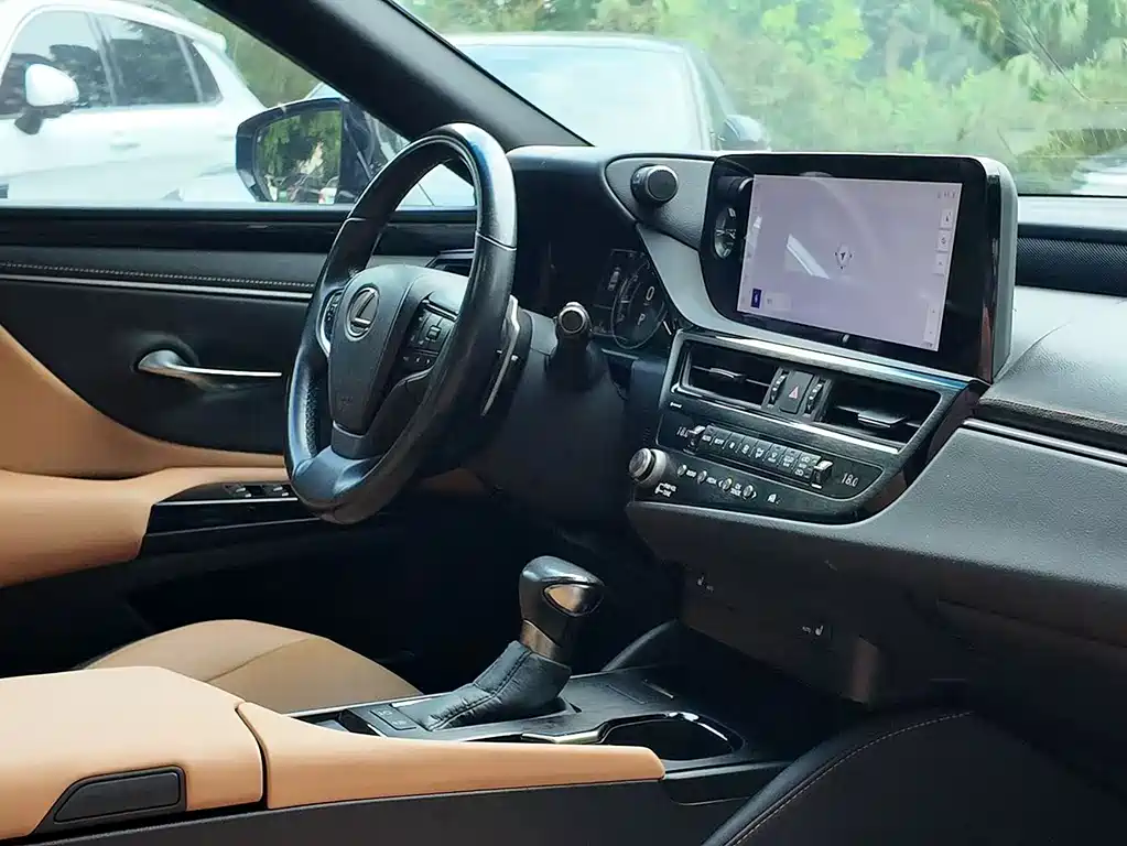 Lexus ES — миниатюра 9
