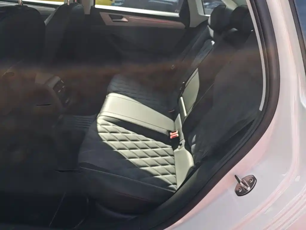 Volkswagen Sagitar — миниатюра 17