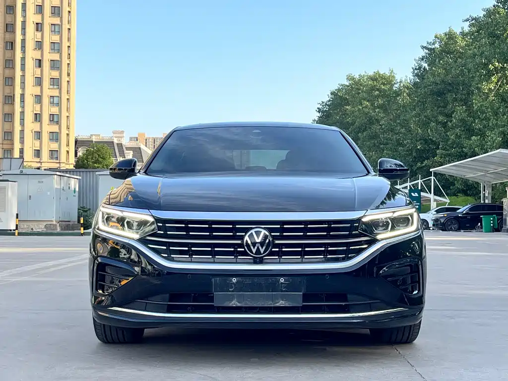 Volkswagen Passat 2023 330TSI Luxury