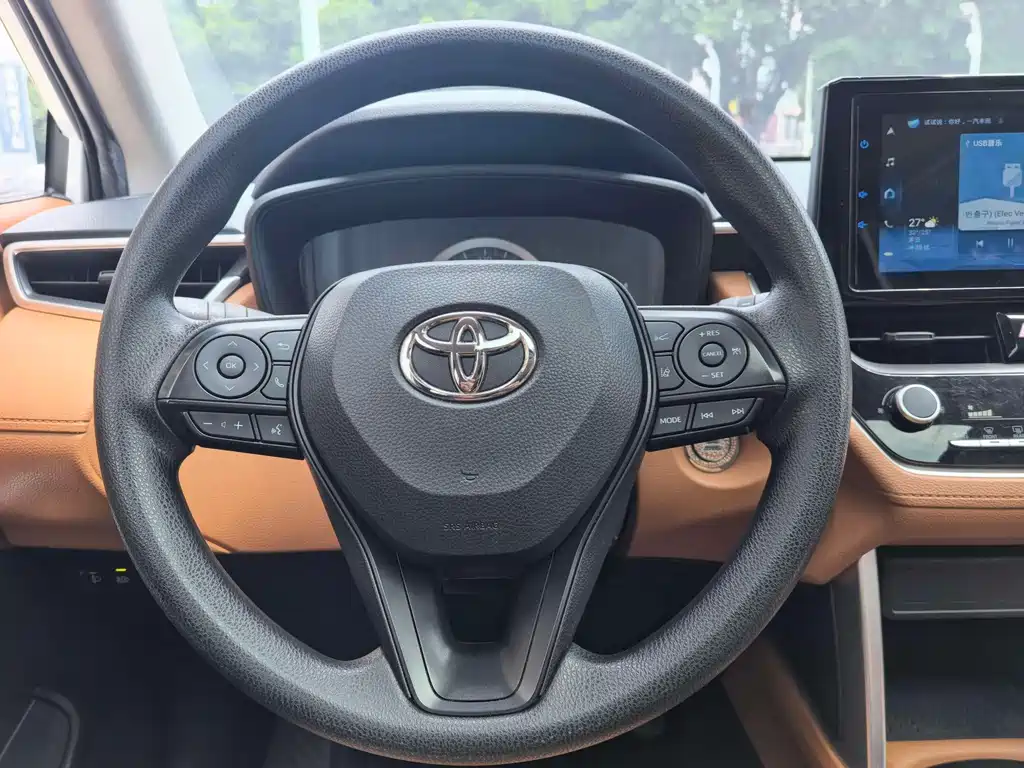 Toyota Corolla Cross — миниатюра 16