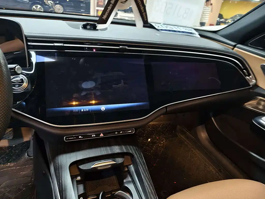Mercedes-Benz E-Class — миниатюра 6