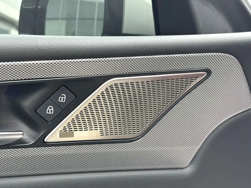 Jaguar XEL — миниатюра 6