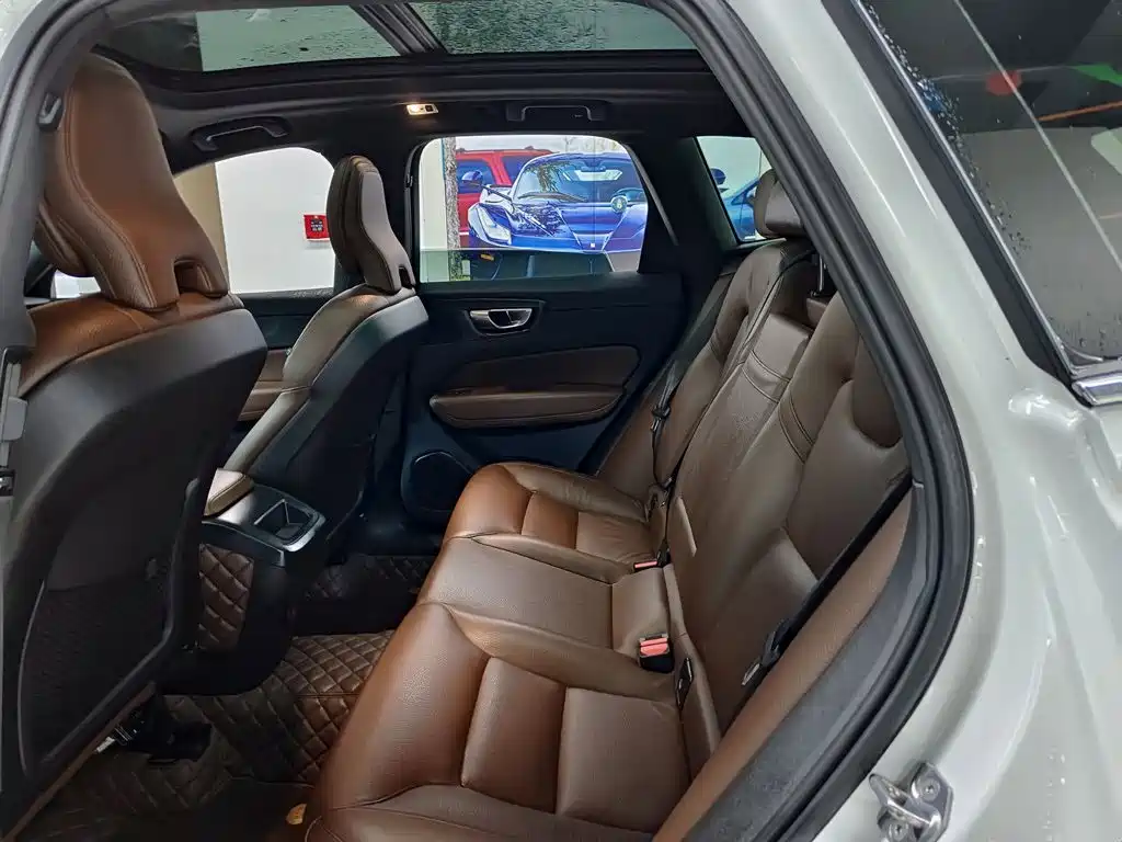 Volvo XC60 — миниатюра 8