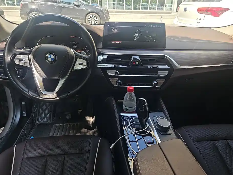 BMW 5 Series — миниатюра 12