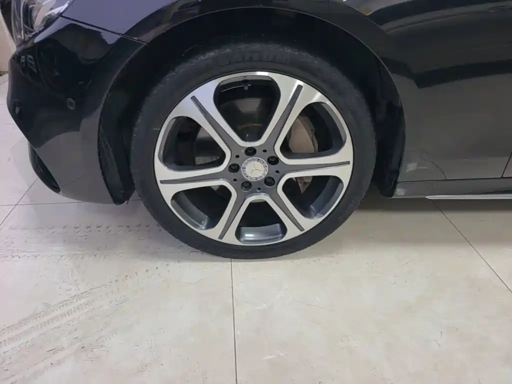 Mercedes-Benz E-Class — миниатюра 23