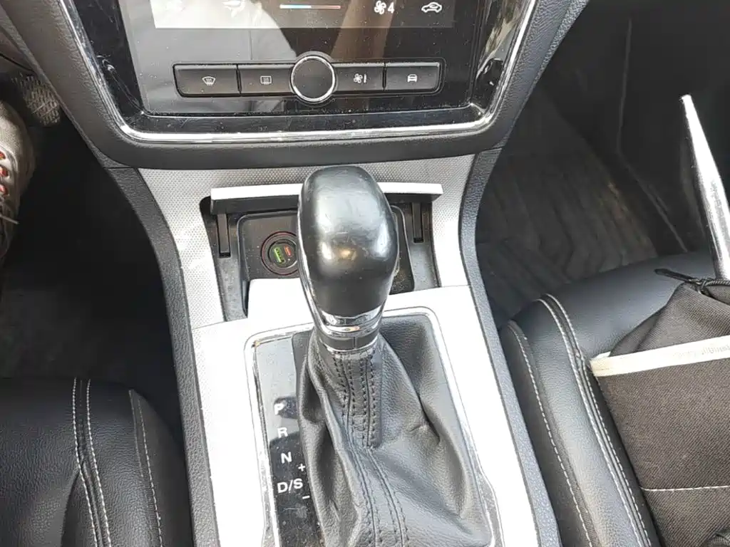 Roewe RX5 — миниатюра 14
