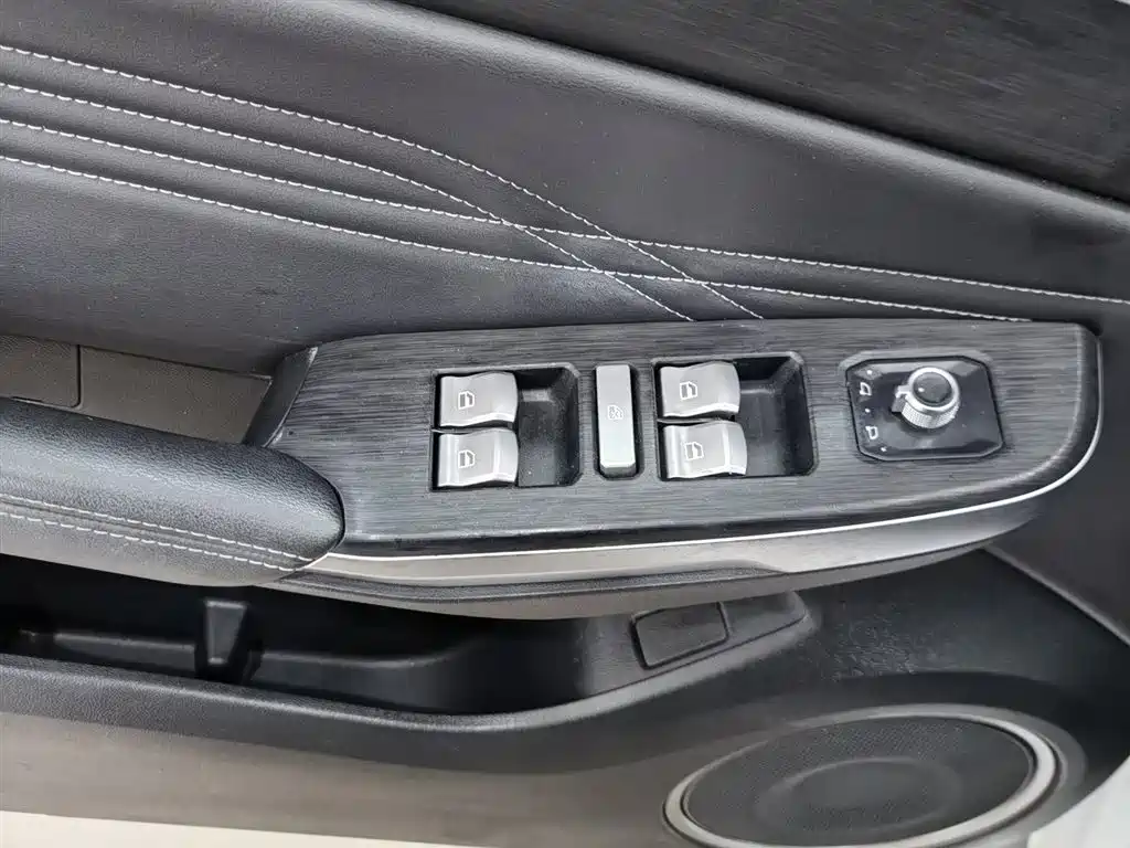 WEI PAI WEI BRAND VV5