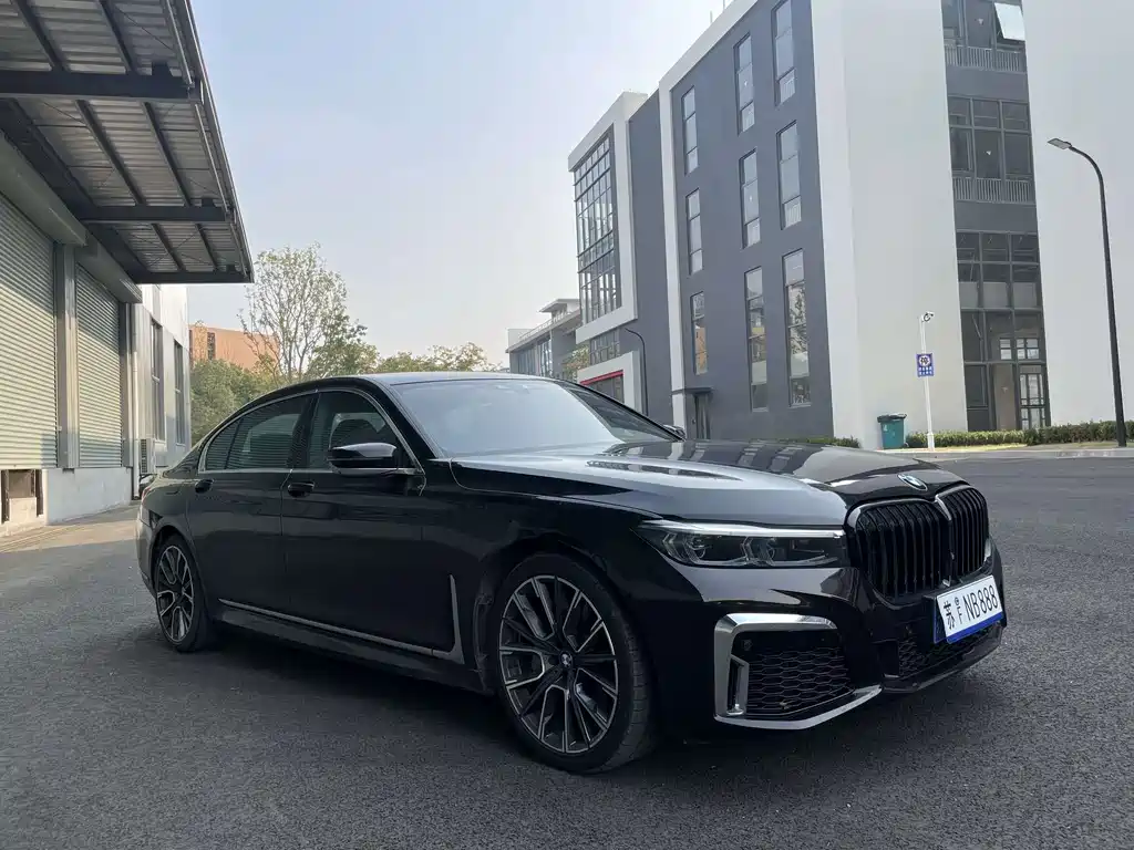 BMW 7 Series — миниатюра 3
