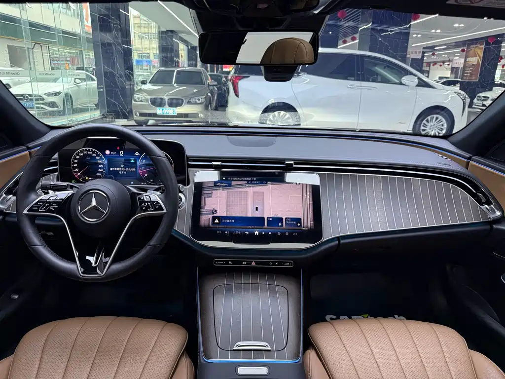 Mercedes-Benz E-Class — миниатюра 7