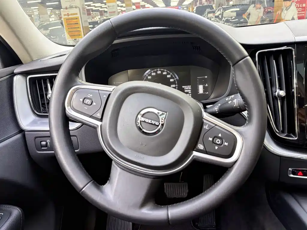 Volvo XC60 — миниатюра 6