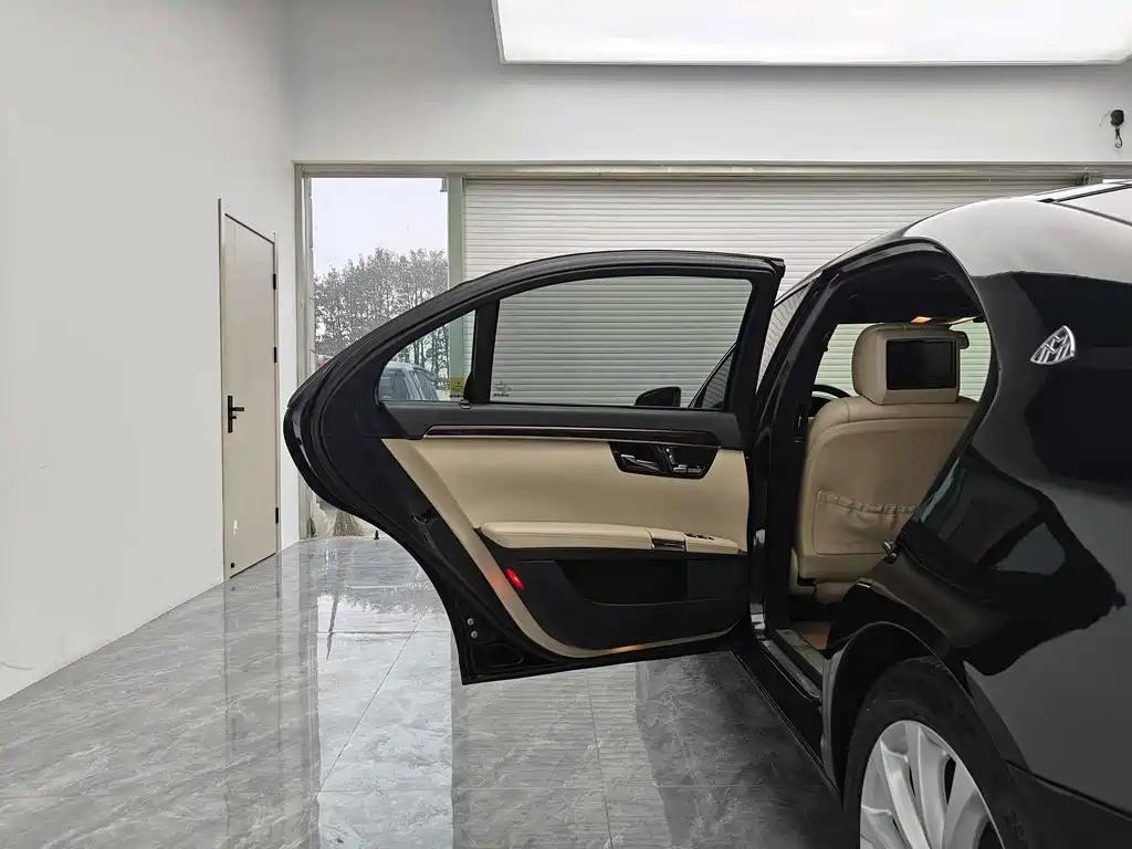 Mercedes-Benz S-Class — миниатюра 10