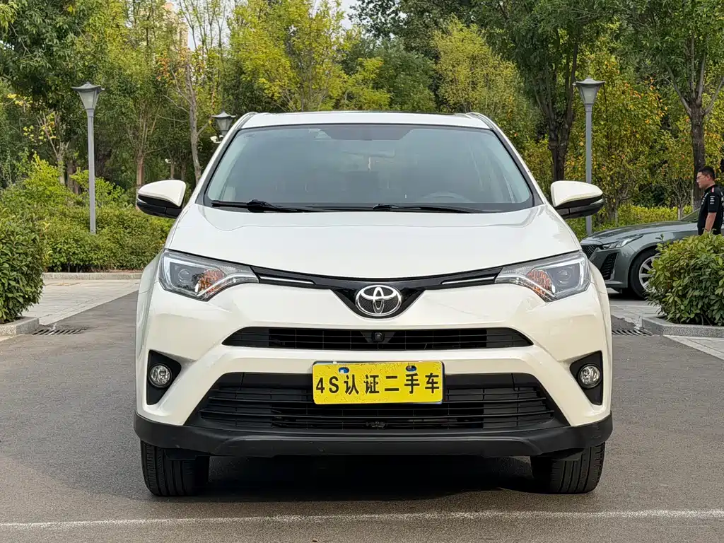 Toyota RAV4 — миниатюра 2