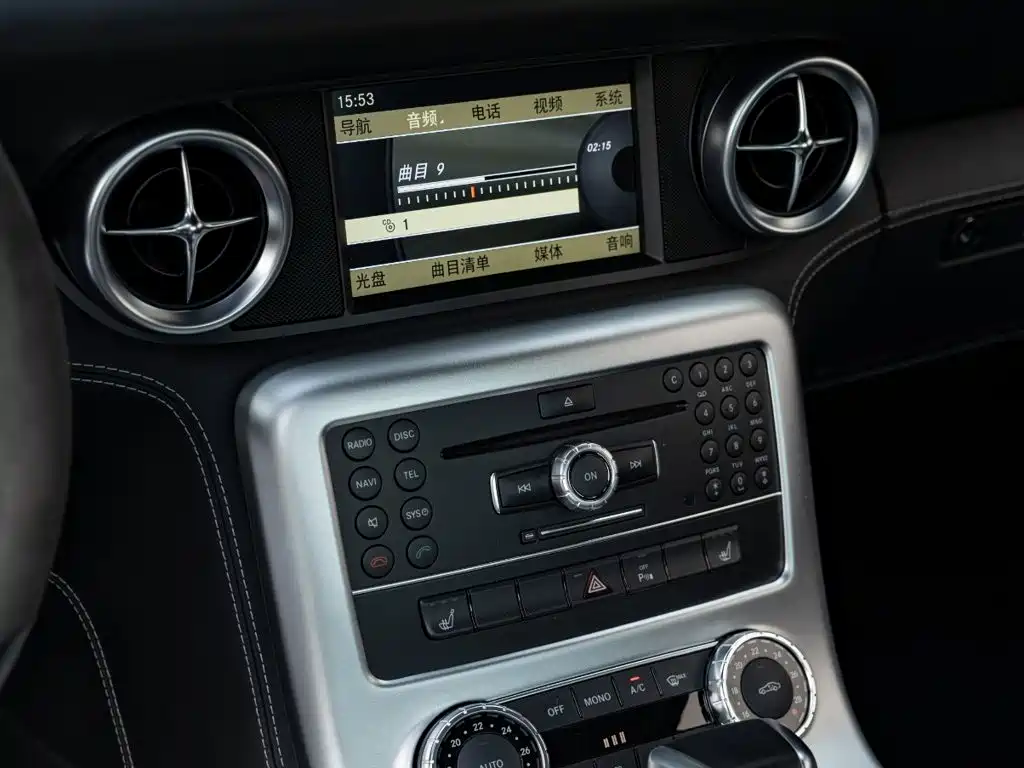 Mercedes-Benz SLS AMG — миниатюра 13