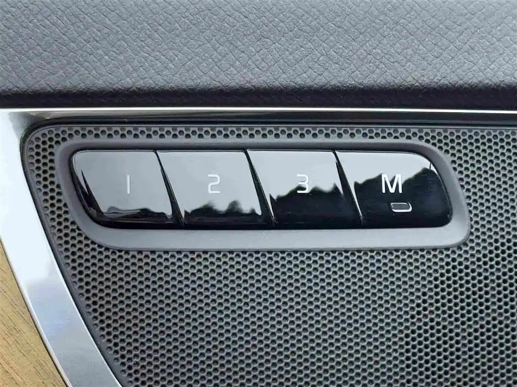 Volvo XC90 — миниатюра 16