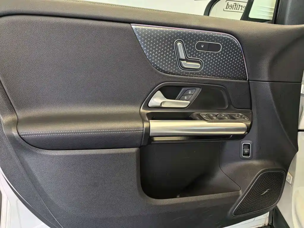 Mercedes-Benz EQA — миниатюра 13