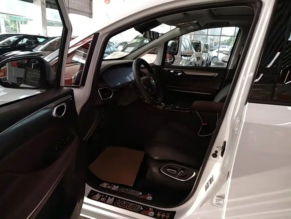 GAC Motor Trumpchi M6 — миниатюра 16