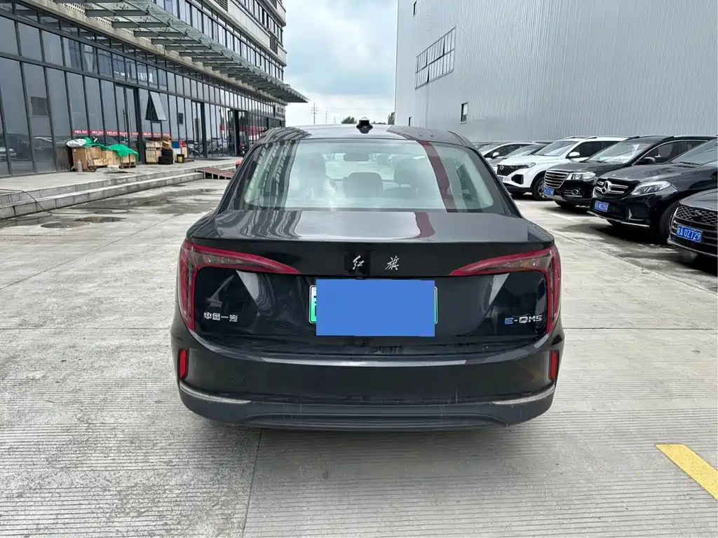 Hongqi Hongqi E-QM5 — миниатюра 5