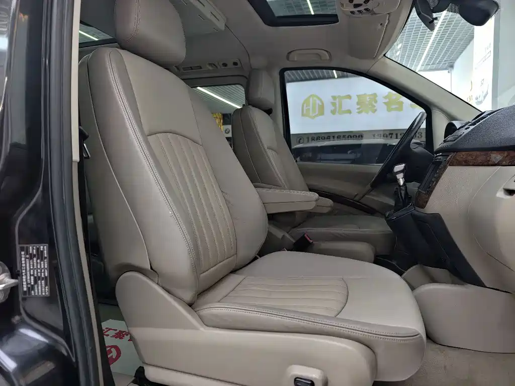 Mercedes-Benz Viano — миниатюра 19