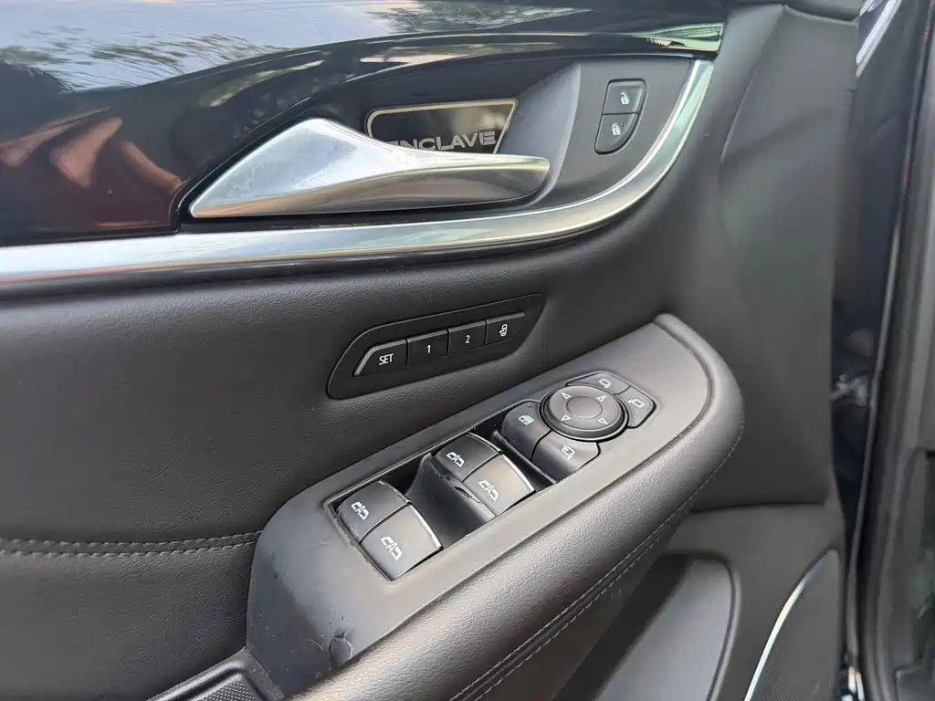 Buick Enclave — миниатюра 12