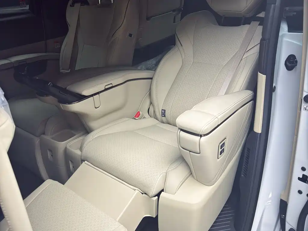 Toyota Alphard 2025 2.5L Premium