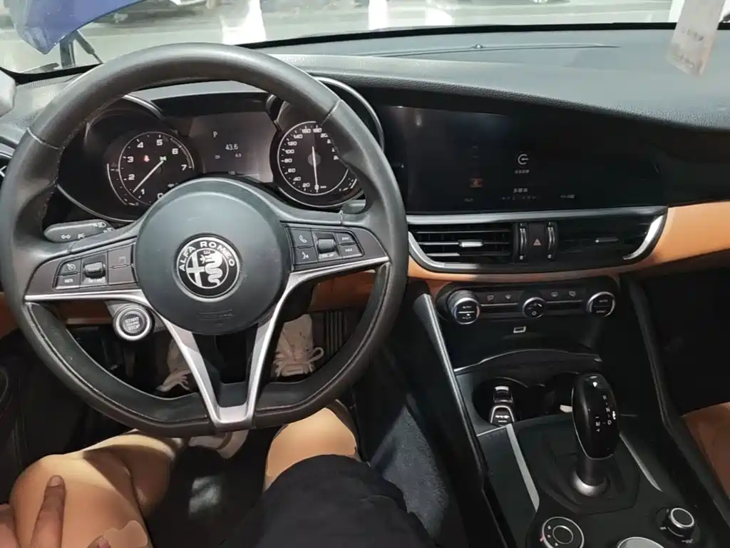 Alfa Romeo Giulia — миниатюра 10